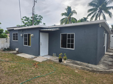 3 Bed, 2 Bath House For Sale Salt Ave, Clarendon Houses Mineral Heights