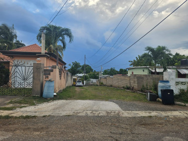 3 Bed, 2 Bath House For Sale Salt Ave, Clarendon