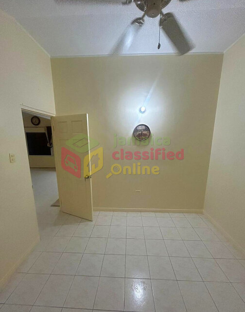 2 Bedrooms 1 Bathroom For RENT In The Aviary