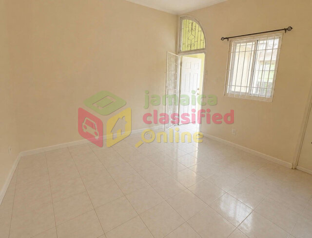 2 Bedrooms 1 Bathroom For RENT In The Aviary