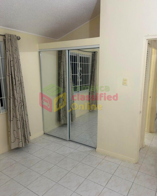 2 Bedrooms 1 Bathroom For RENT In The Aviary