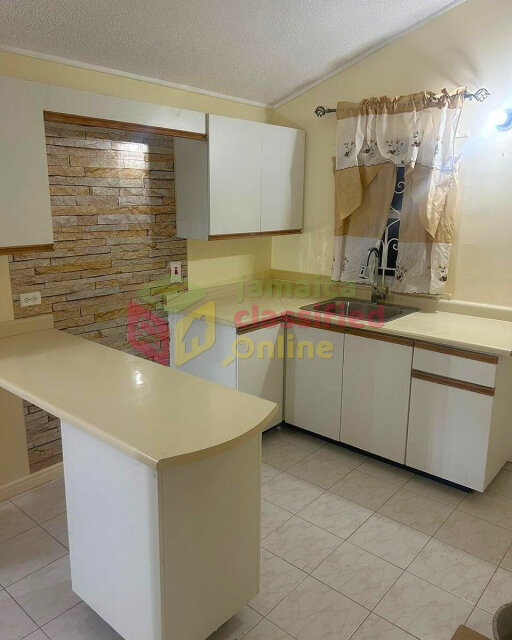 2 Bedrooms 1 Bathroom For RENT In The Aviary