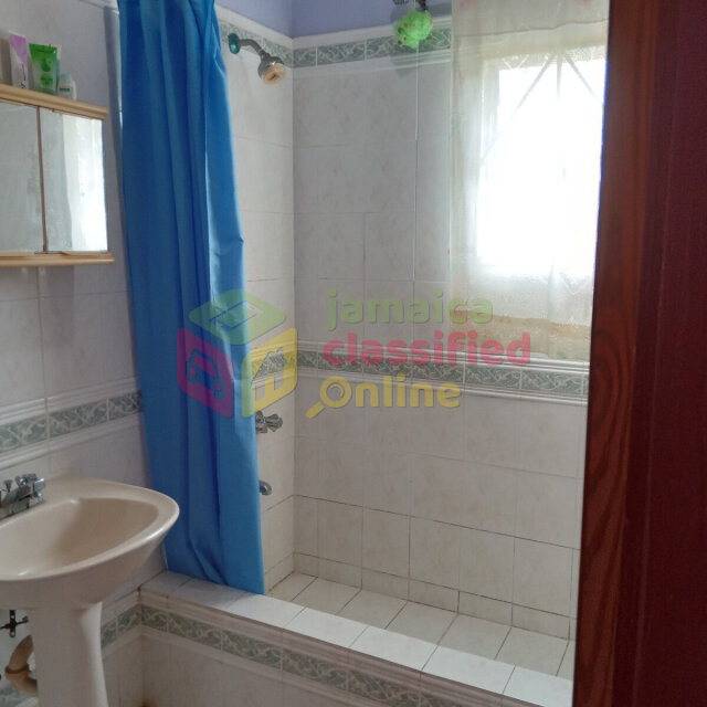 REVISED PRICE...6 Beds/4 Baths, Albion St. Thomas