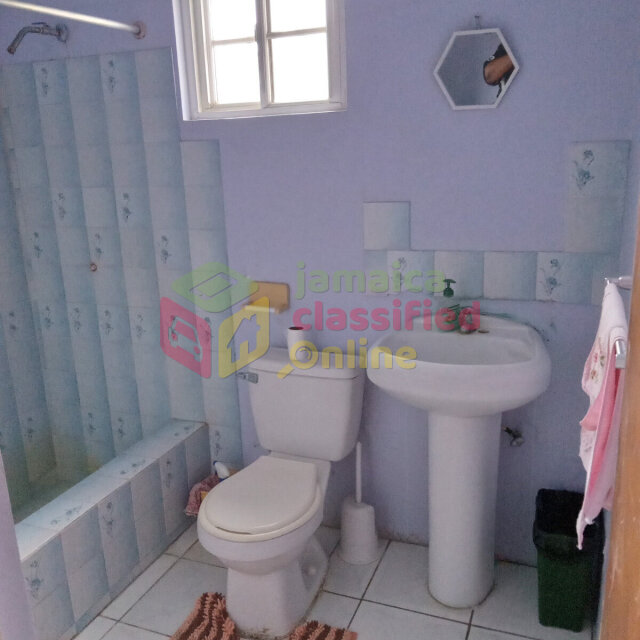 REVISED PRICE...6 Beds/4 Baths, Albion St. Thomas