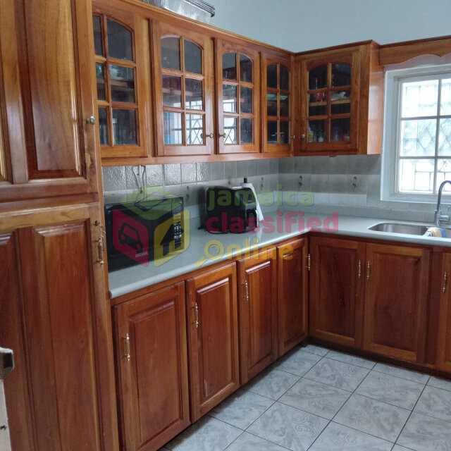 REVISED PRICE...6 Beds/4 Baths, Albion St. Thomas