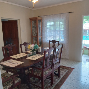  6 Bedroom