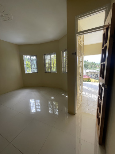 2 Bed, 2 Bath Apartment With Pool. Airbnb Approved