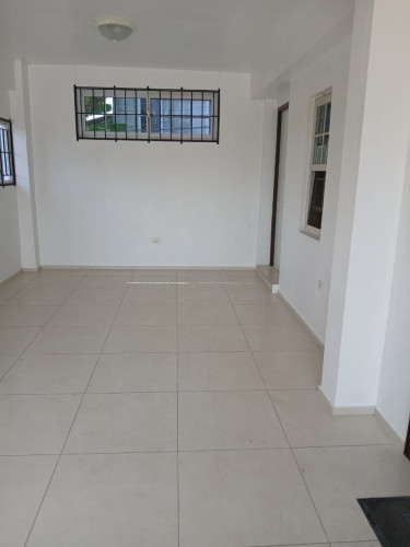 Stylish 1 Bedroom Flat, Fully Furnished