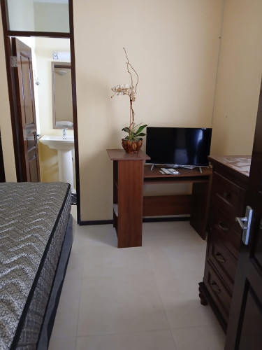 Stylish 1 Bedroom Flat, Fully Furnished