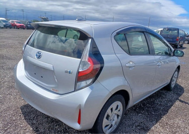 CLEAN PERFECT USED RHD 2021 TOYOTA AQUA