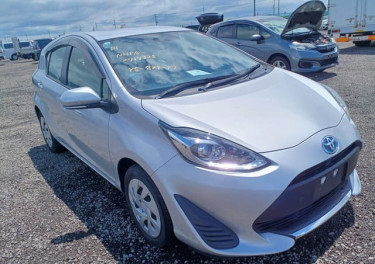 CLEAN PERFECT USED RHD 2021 TOYOTA AQUA