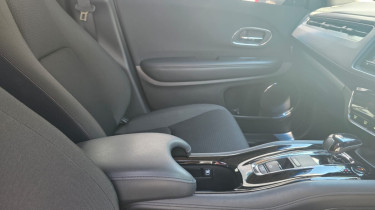 CLEAN USED RHD 2017 Honda Vezel