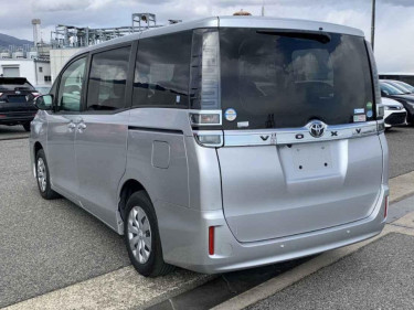 PERFECT USED RHD 2019 Toyota Voxy Silver