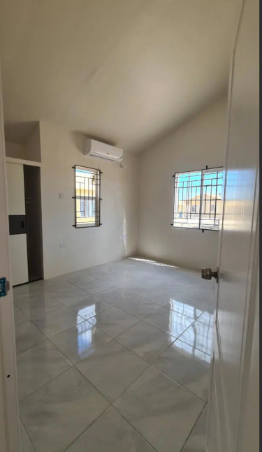 2 BEDROOM HOUSE PHOENIX PARK VILLAGE, GATED