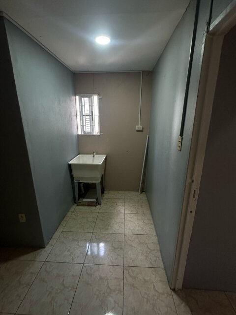 2 Bedroom House In Kingston Unfurnished