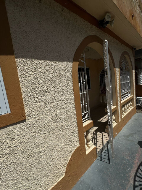 2 Bedroom House In Kingston Unfurnished