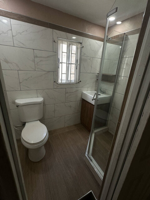 2 Bedroom House In Kingston Unfurnished