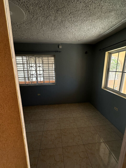 2 Bedroom House In Kingston Unfurnished