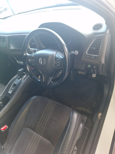 2020 HONDA VEZEL HYBRID RS SPECS