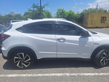 2020 HONDA VEZEL HYBRID RS SPECS