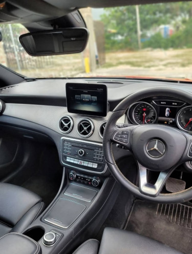 2018 Mercedes-Benz 