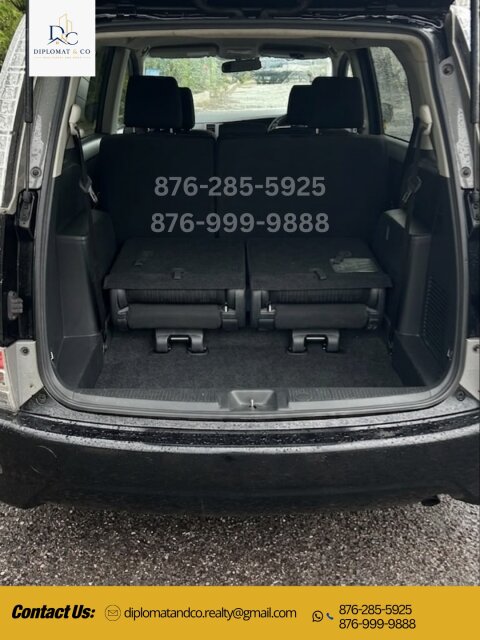 2013 Toyota Isis Platana