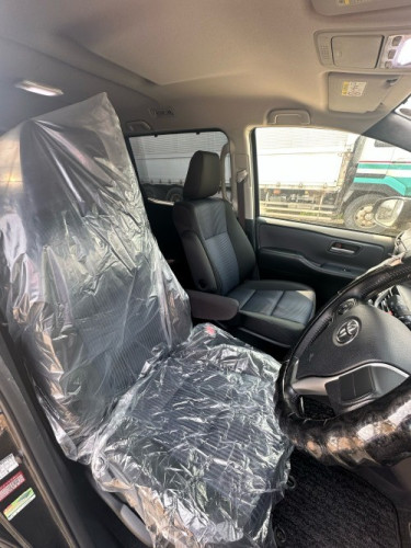 CLEAN USED RHD 2018 Toyota Voxy ZS Kirameki
