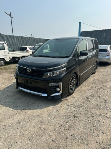 CLEAN USED RHD 2018 Toyota Voxy ZS Kirameki Cars Kingston