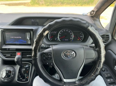 CLEAN USED RHD 2018 Toyota Voxy ZS Kirameki