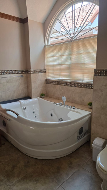 4 Bedroom