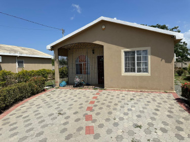 2 Bedroom 1 Bathroom Phoenix Park  Houses Phoenix Park Village