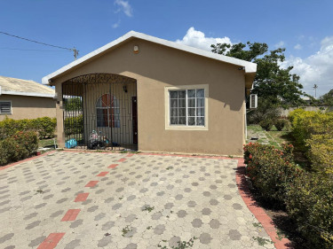2 Bedroom 1 Bathroom Phoenix Park 