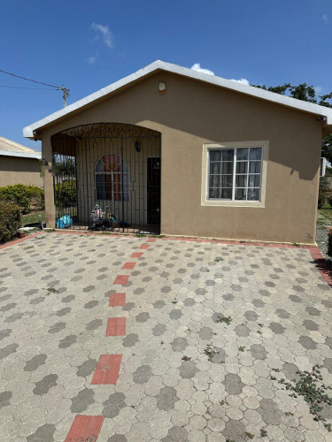 2 Bedroom 1 Bathroom Phoenix Park 