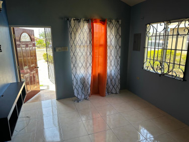 2 Bedroom 1 Bathroom Phoenix Park 