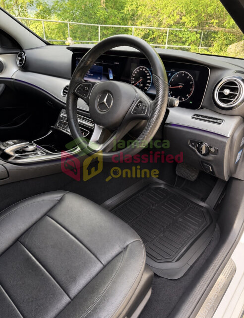 Mercedes-Benz E200