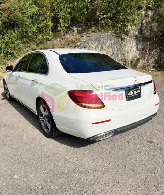 Mercedes-Benz E200