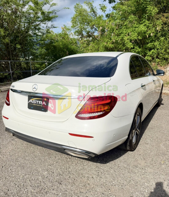 Mercedes-Benz E200