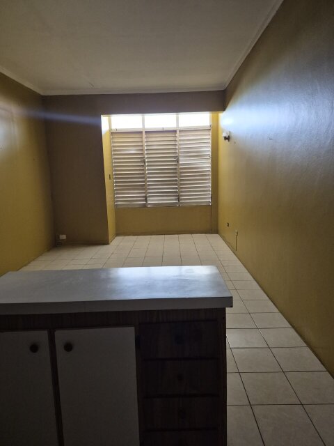 Centrally 2 Bed 1 Bath Apt For Sale, Ruthven Rd