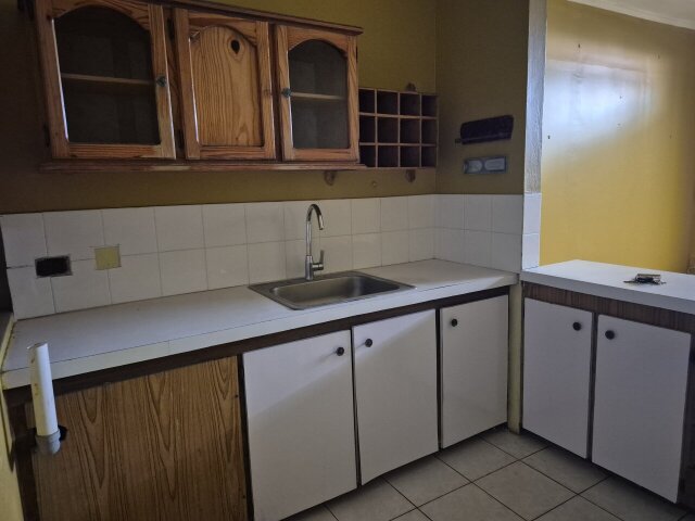 Centrally 2 Bed 1 Bath Apt For Sale, Ruthven Rd