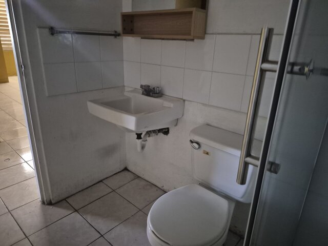 Centrally 2 Bed 1 Bath Apt For Sale, Ruthven Rd