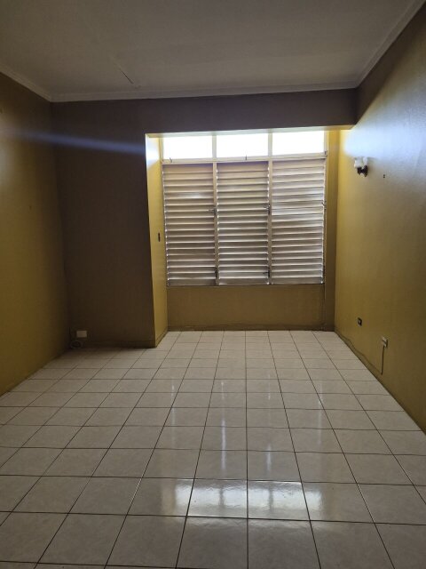 Centrally 2 Bed 1 Bath Apt For Sale, Ruthven Rd