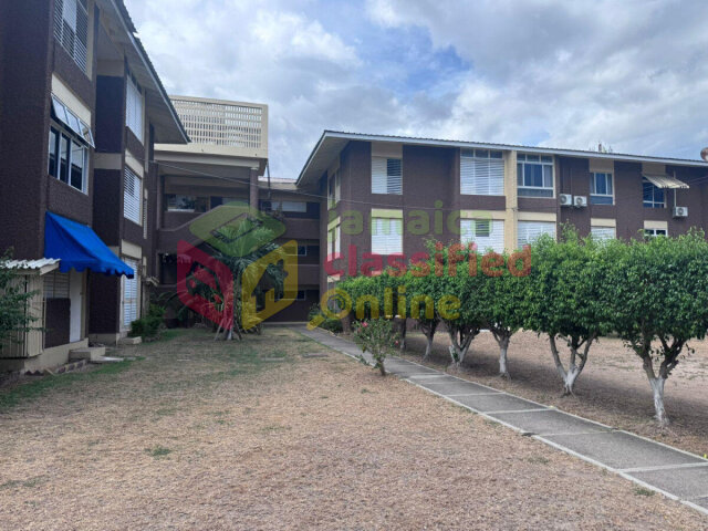 Centrally 2 Bed 1 Bath Apt For Sale, Ruthven Rd