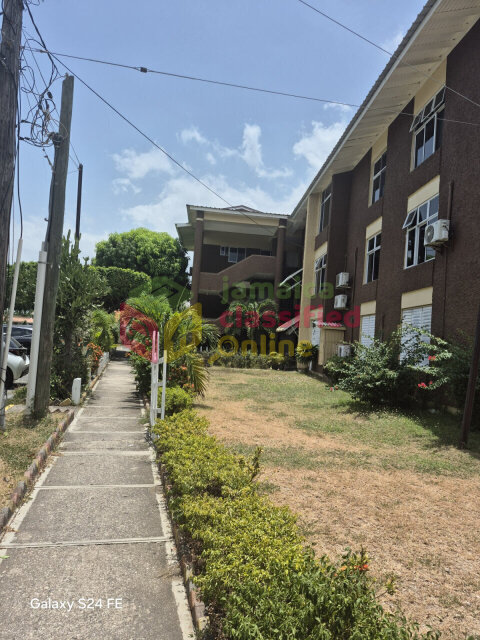 Centrally 2 Bed 1 Bath Apt For Sale, Ruthven Rd