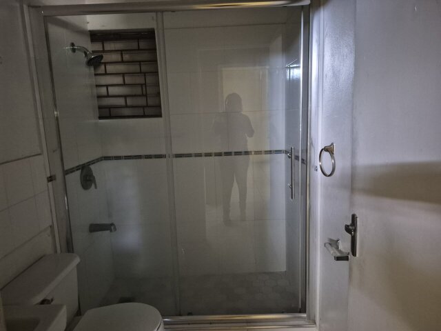 Centrally 2 Bed 1 Bath Apt For Sale, Ruthven Rd