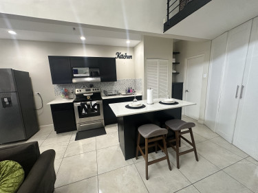 2 Bedroom 1 Bathroom Furnished Apartment 