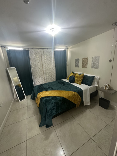2 Bedroom 1 Bathroom Furnished Apartment 
