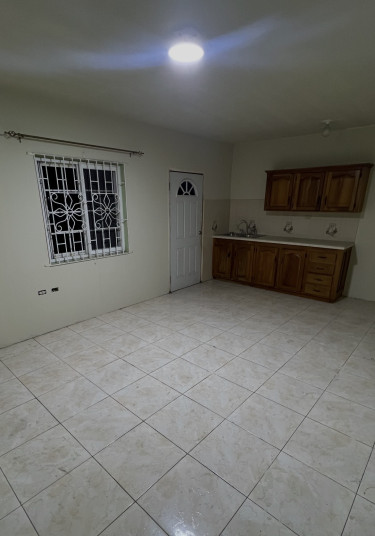 Bright 1 Bedroom, 1st Month Rent Free