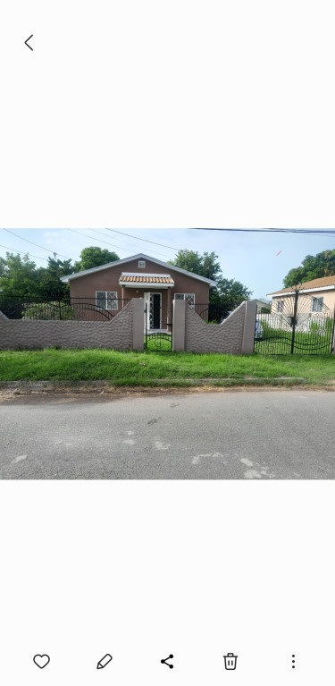 4 Bedroom 3 Bathroom Houses Vineyard Estate, Bushy Park