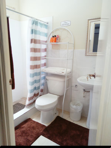 Lovely 2 Bedrooms Home with Internet Access