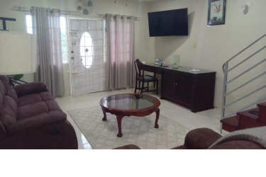 Lovely 2 Bedrooms Home with Internet Access